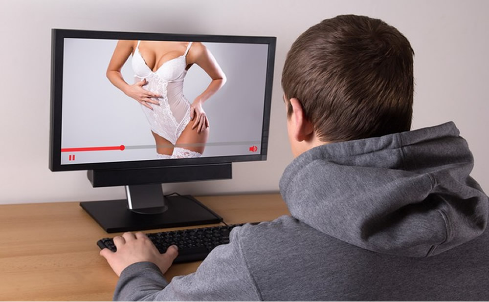 Pornografia y tecnologia en el trabajo sexo virtual gafas porno