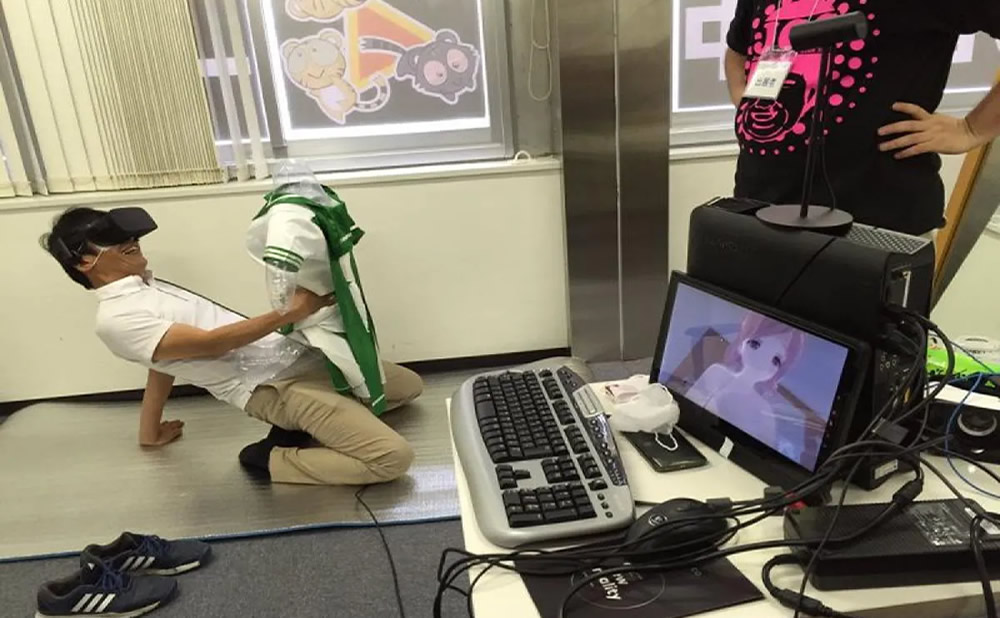 Se clausura el primer festival de porno VR por exceso de aforo