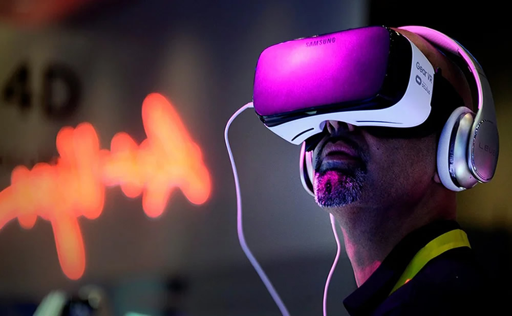 Pornhub entra en el mundo de la Realidad Virtual: se abre un nuevo canal para el porno en 360°